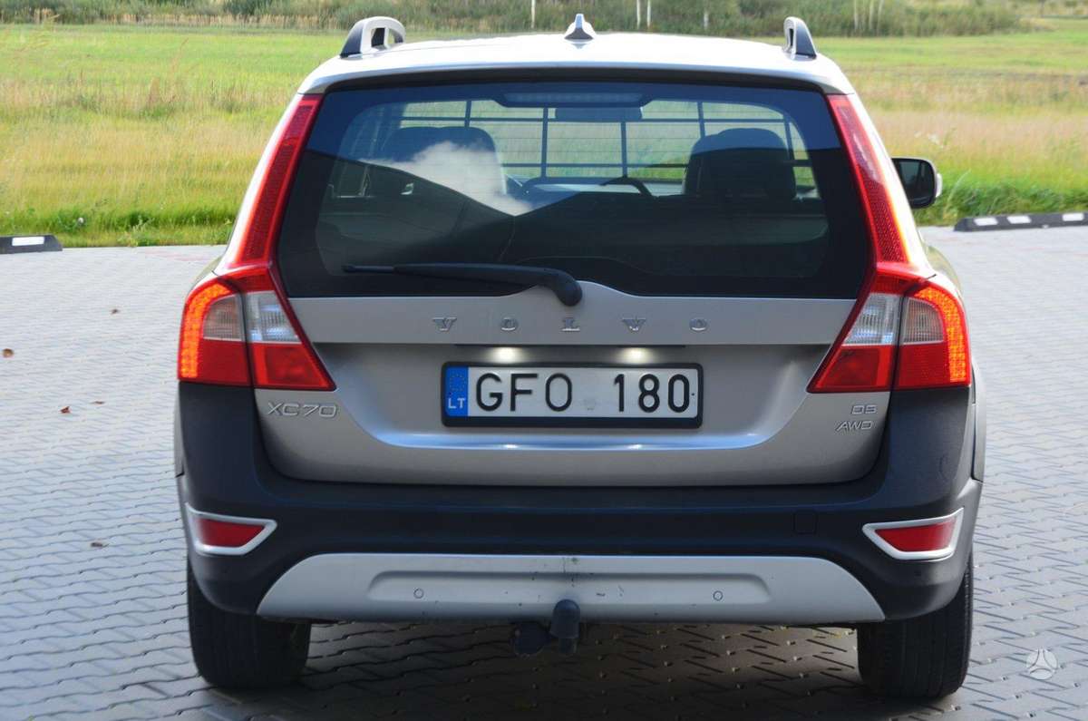 Volvo XC70 2009 — photo 13