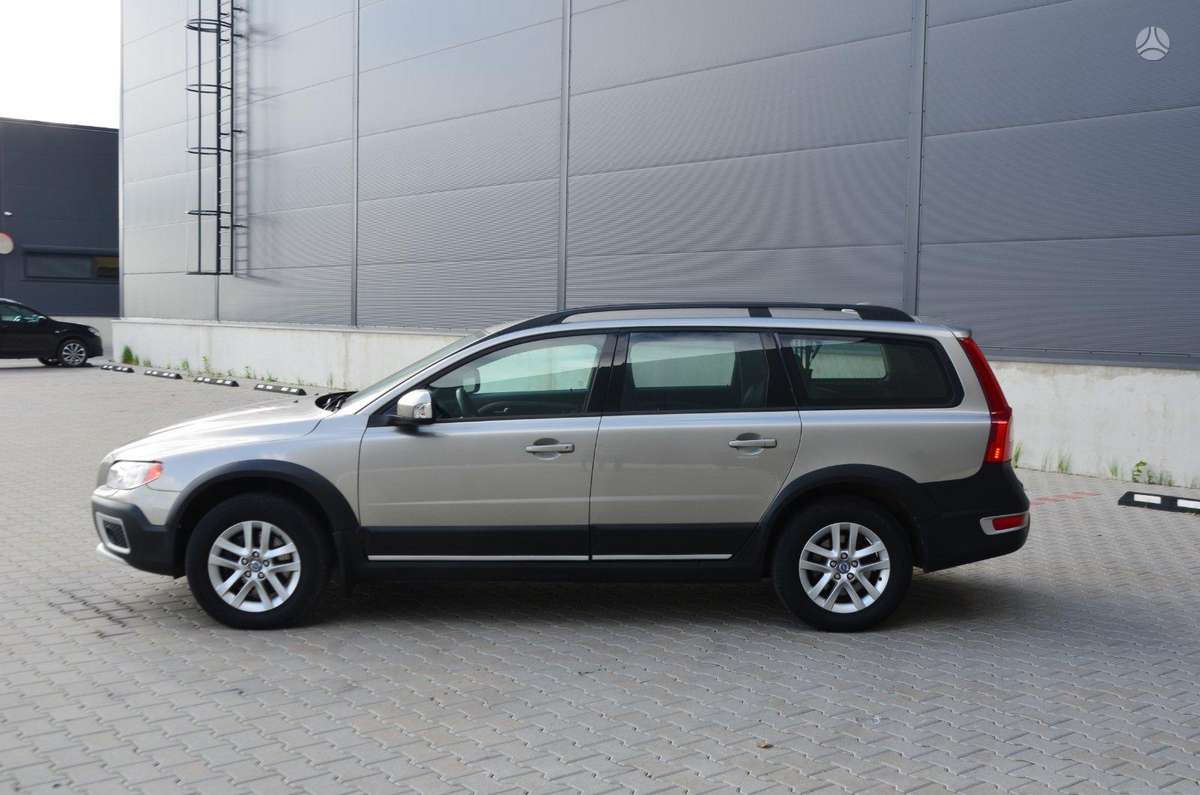 Volvo XC70 2009 — photo 18