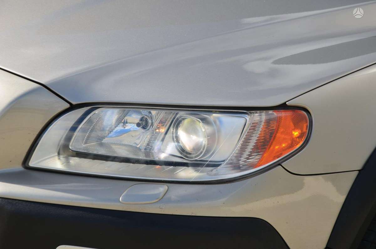 Volvo XC70 2009 — photo 21