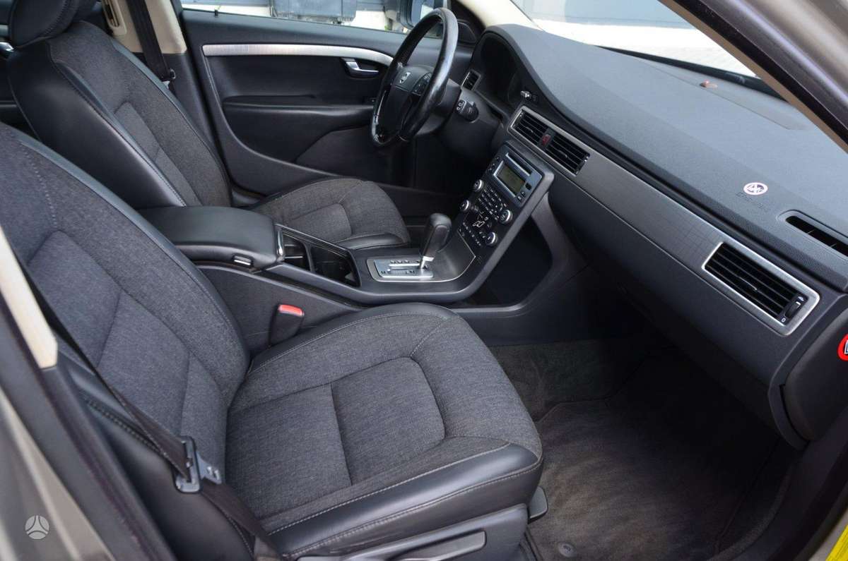 Volvo XC70 2009 — photo 29