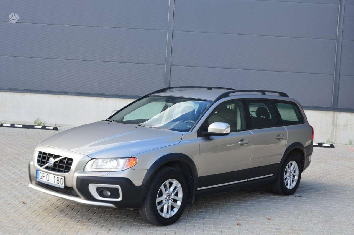 Volvo XC70 2009 — interior