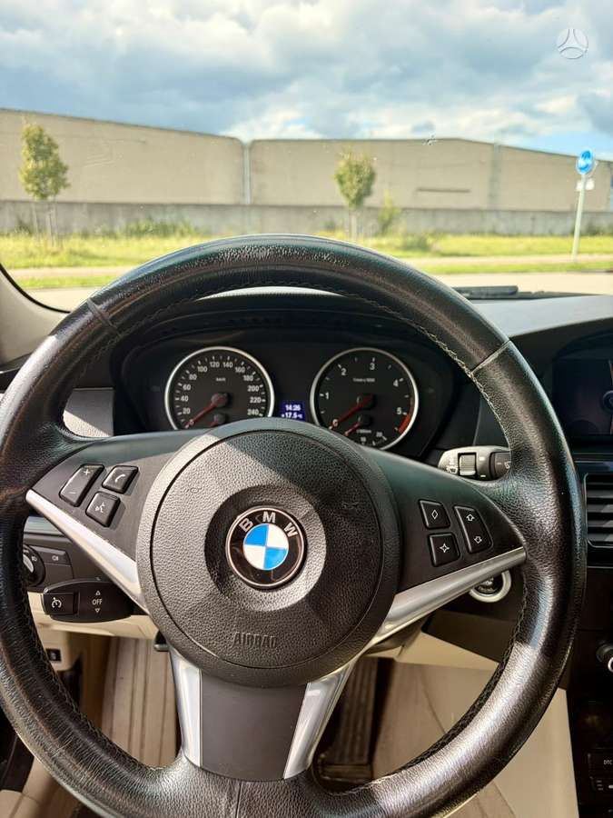 BMW 525 2009 — photo 11