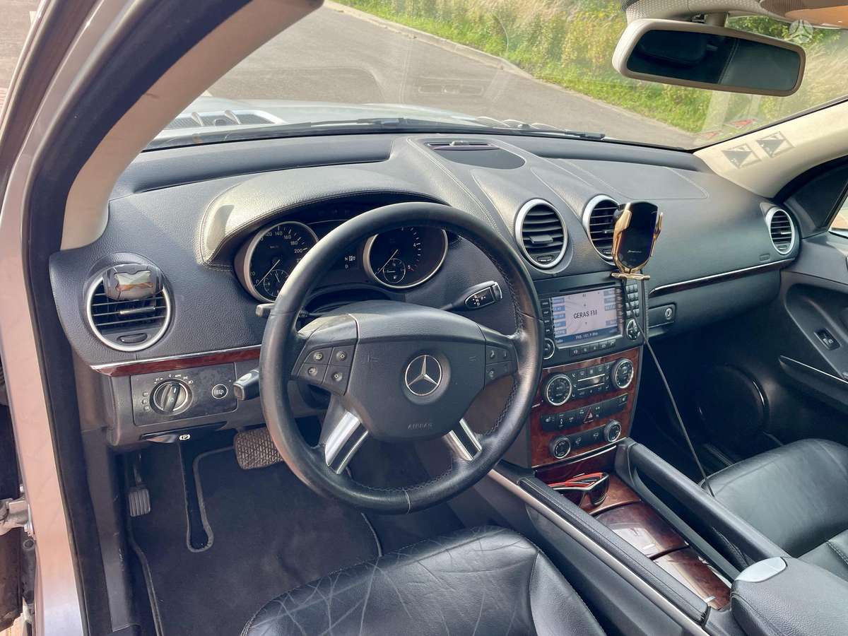 Mercedes-Benz GL320 2006 — photo 17