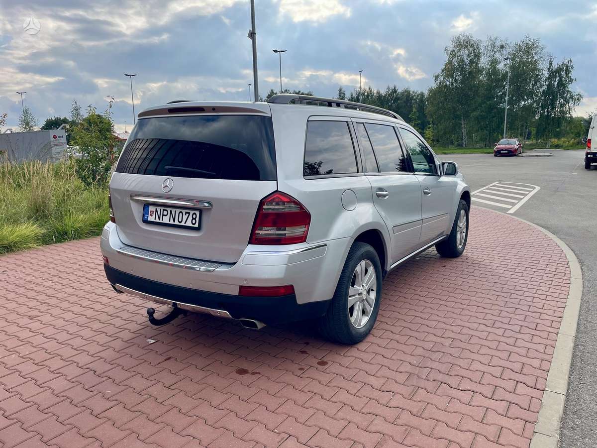 Mercedes-Benz GL320 2006 — engine 3000 cm³, 224 HP (165kW)