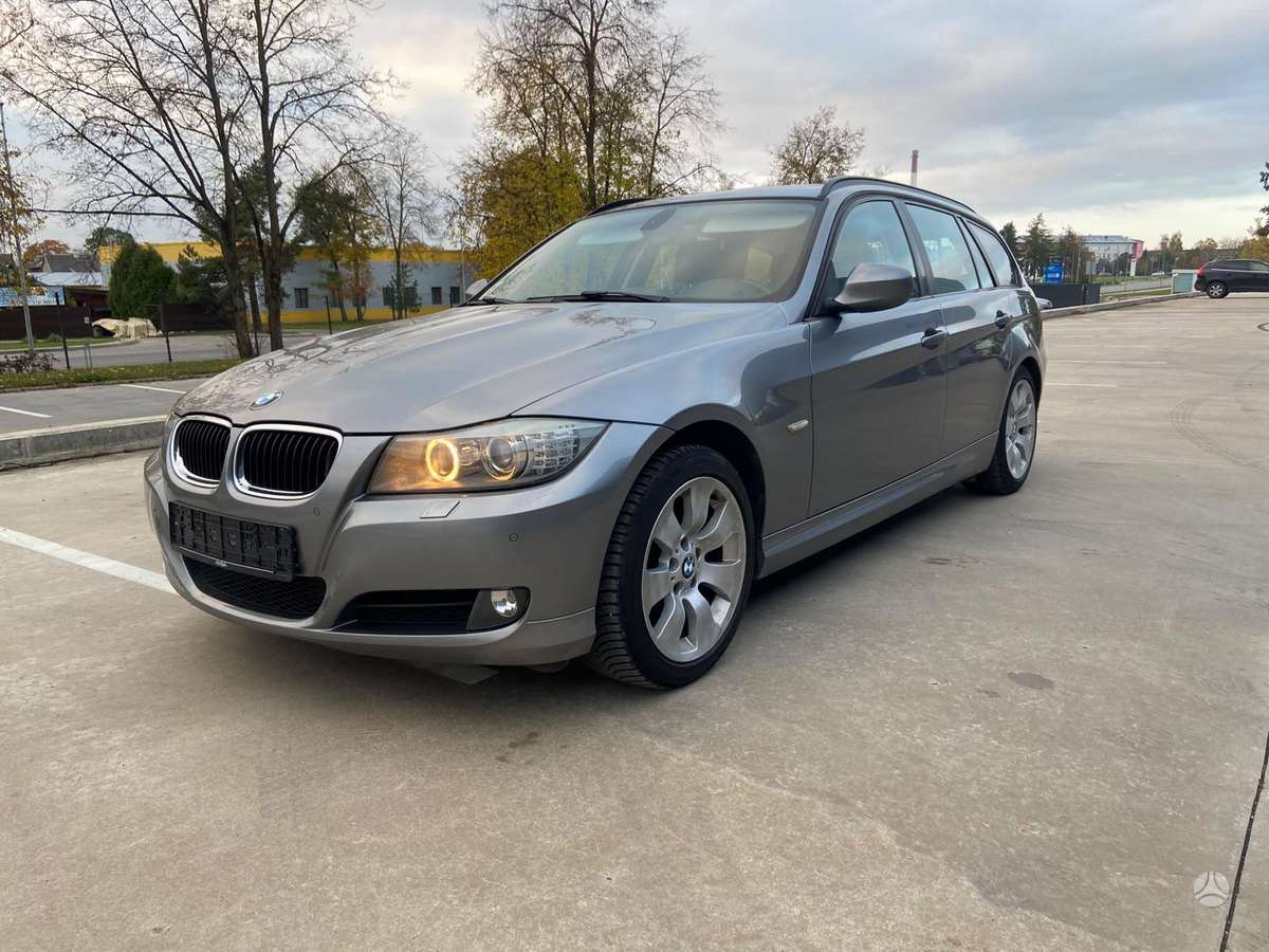 BMW 320 2010 — photo 5