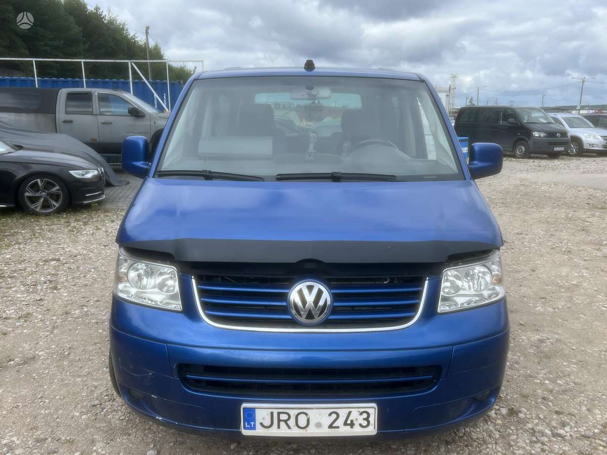 Volkswagen Multivan 2004 — rear view