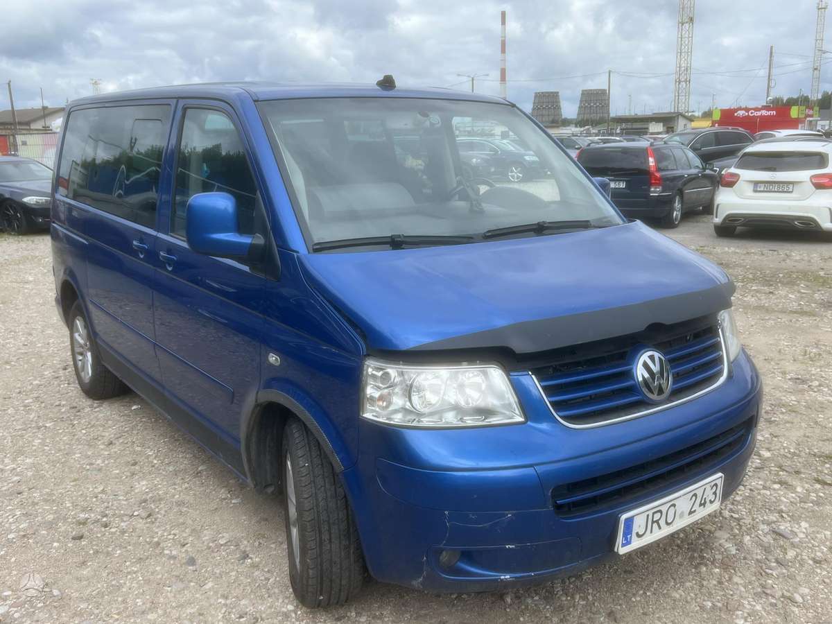 Volkswagen Multivan 2004 — interior