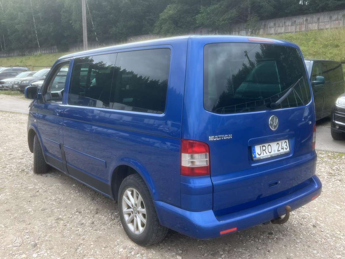 Volkswagen Multivan 2004 — engine 2461 cm³, 174 HP (128kW)