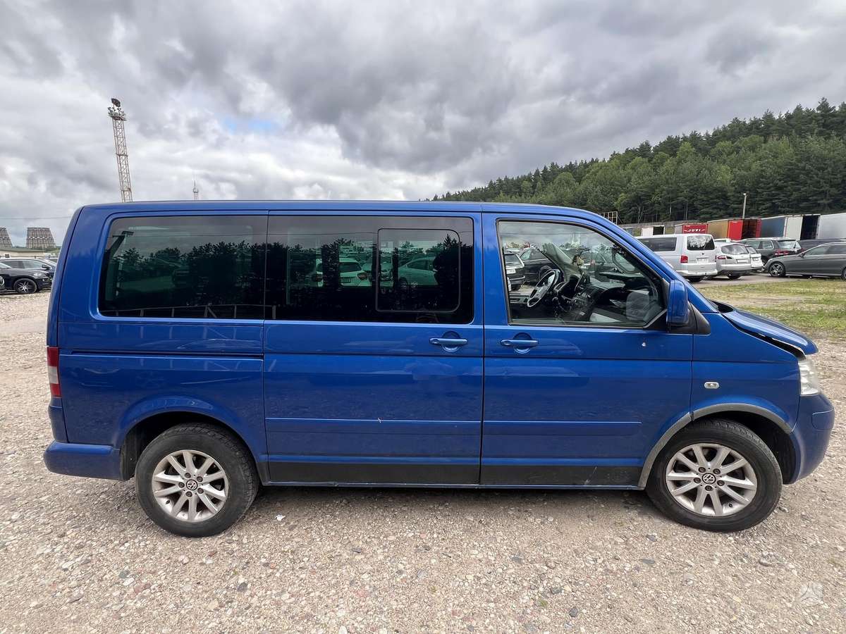 Volkswagen Multivan 2004 — photo 7