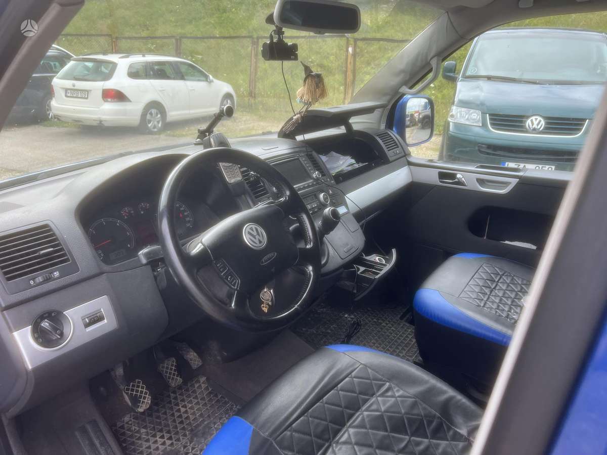 Volkswagen Multivan 2004 — photo 9