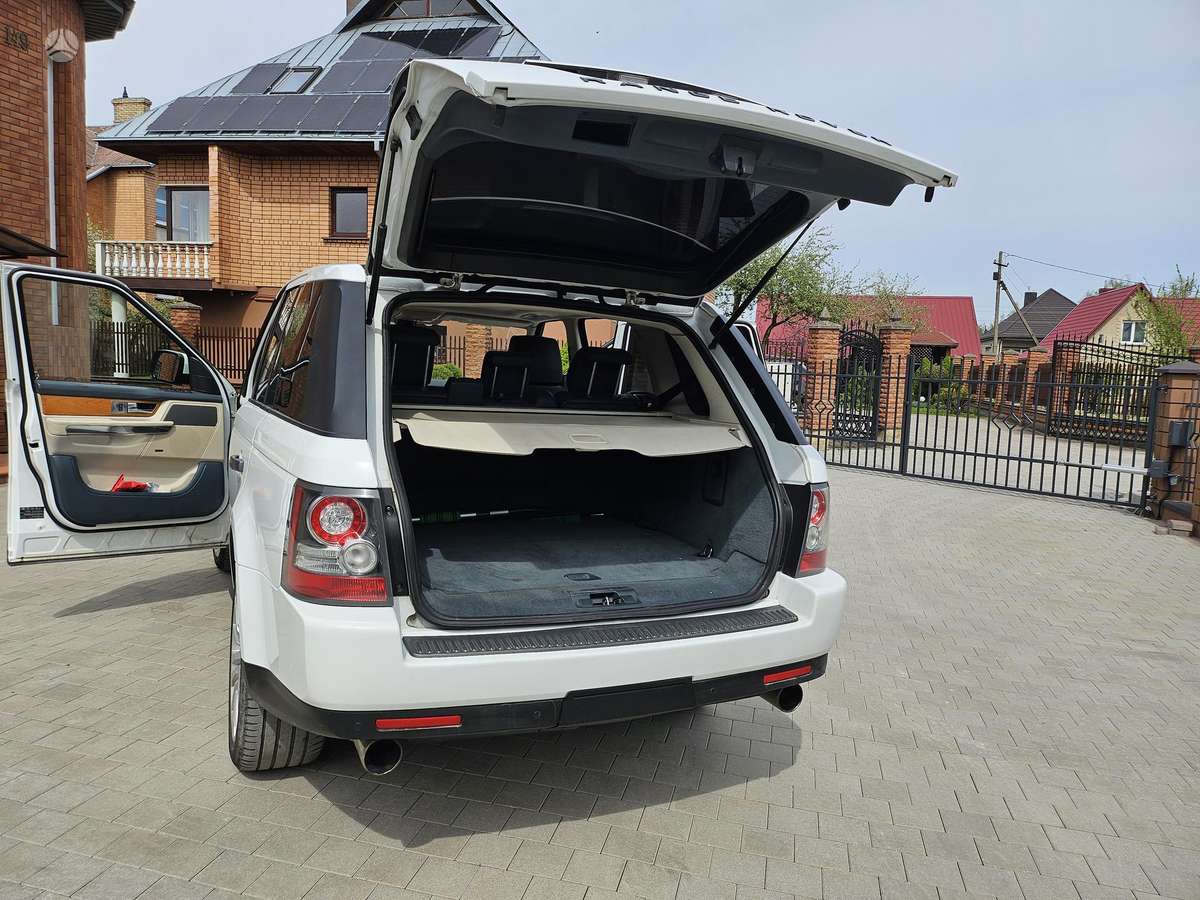 Land Rover 2011 — салон