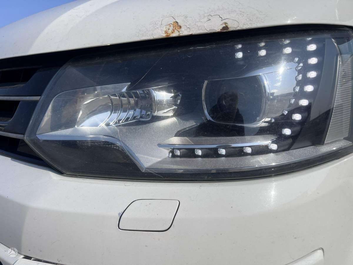 Volkswagen Transporter 2012 — photo 11