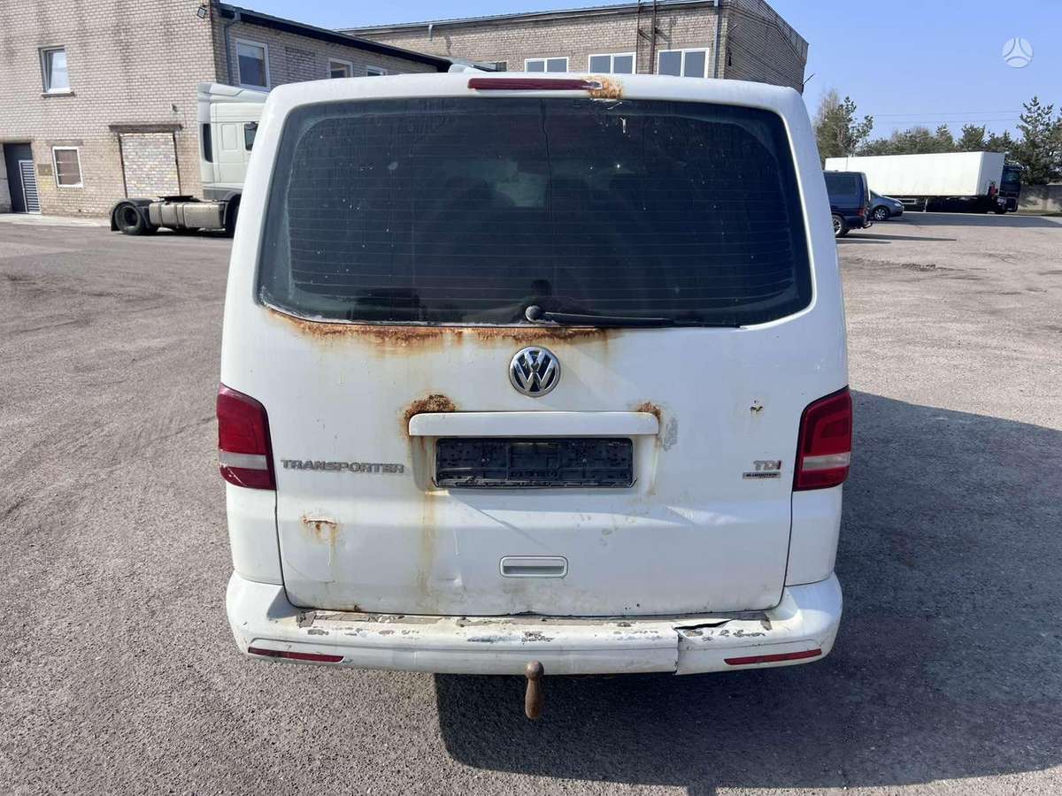 Volkswagen Transporter 2012 — photo 6