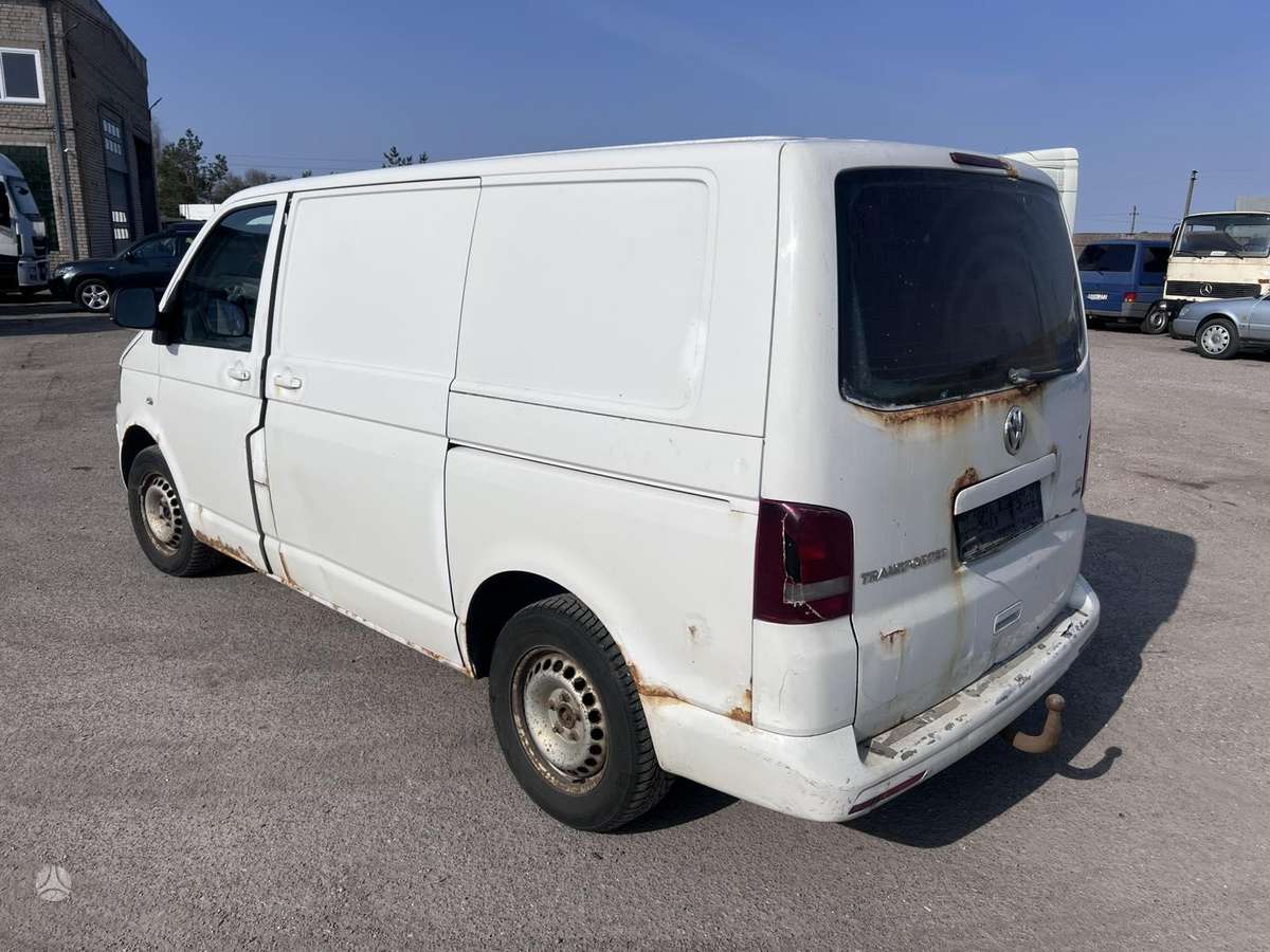 Volkswagen Transporter 2012 — photo 7