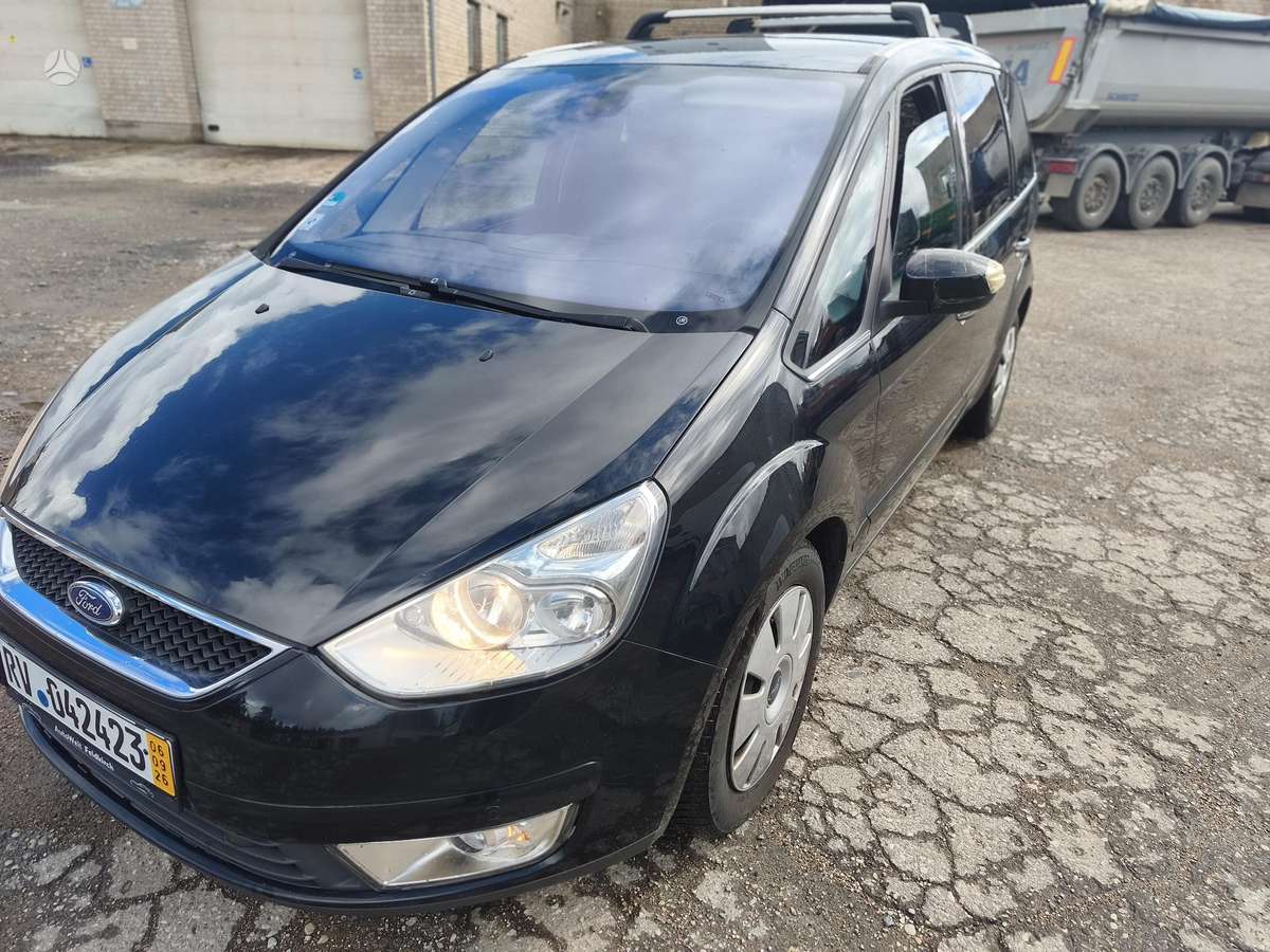 Ford Galaxy 2010 — interior