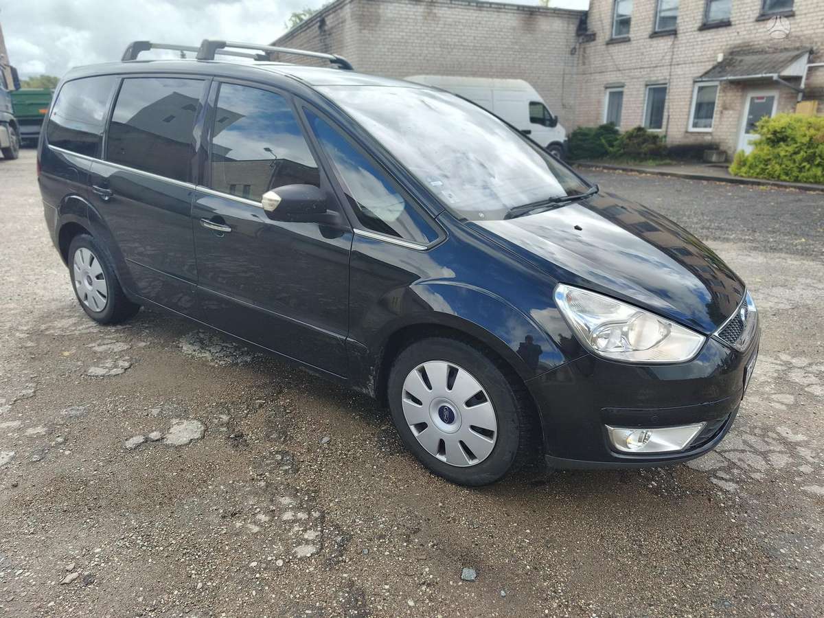 Ford Galaxy 2010 — photo 5
