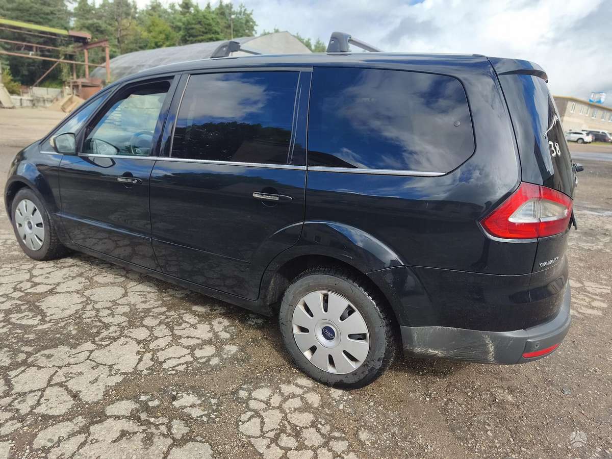 Ford Galaxy 2010 — photo 7