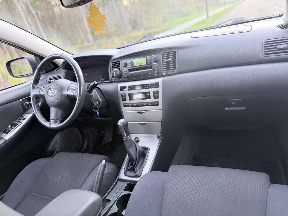 Toyota Corolla 2005 — photo 11