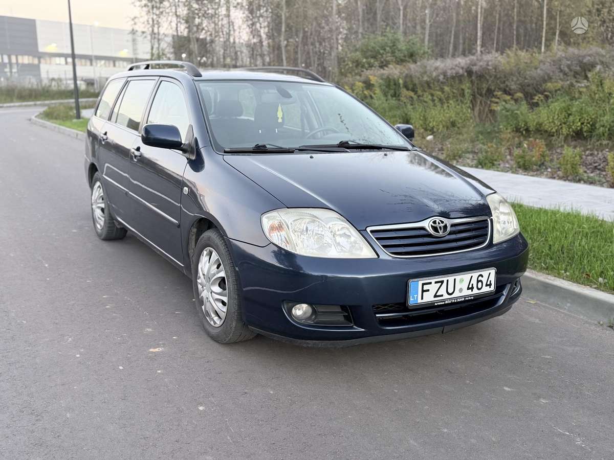 Toyota Corolla 2005 — rear view