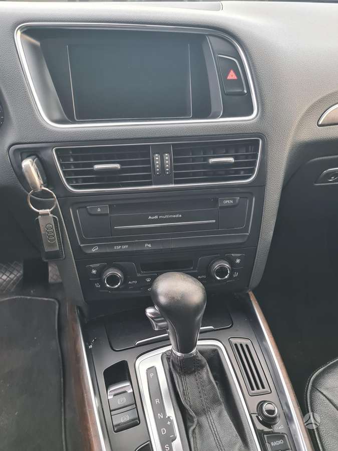 Audi Q5 2009 — photo 18