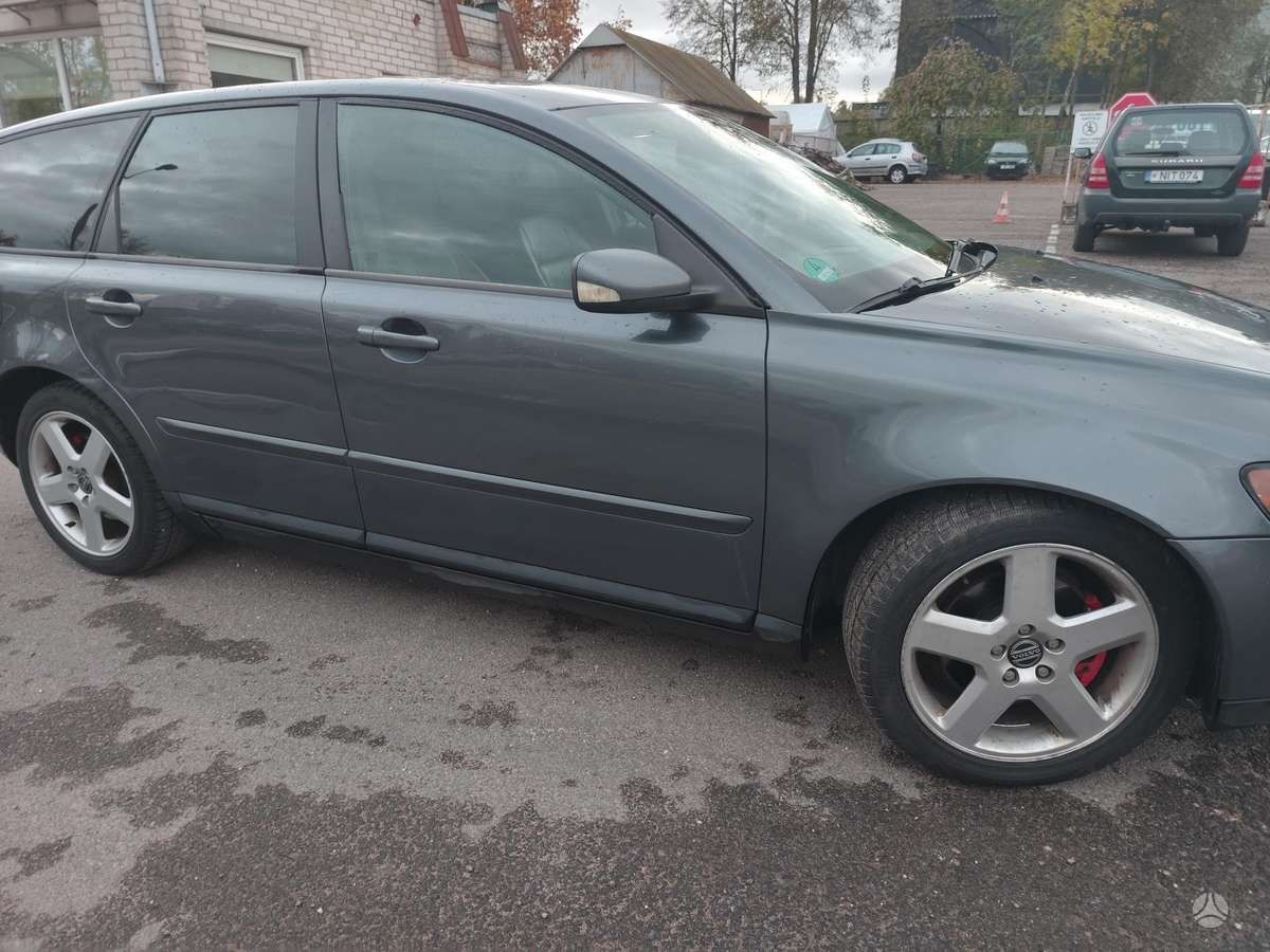 Volvo V50 2005 — вигляд ззаду