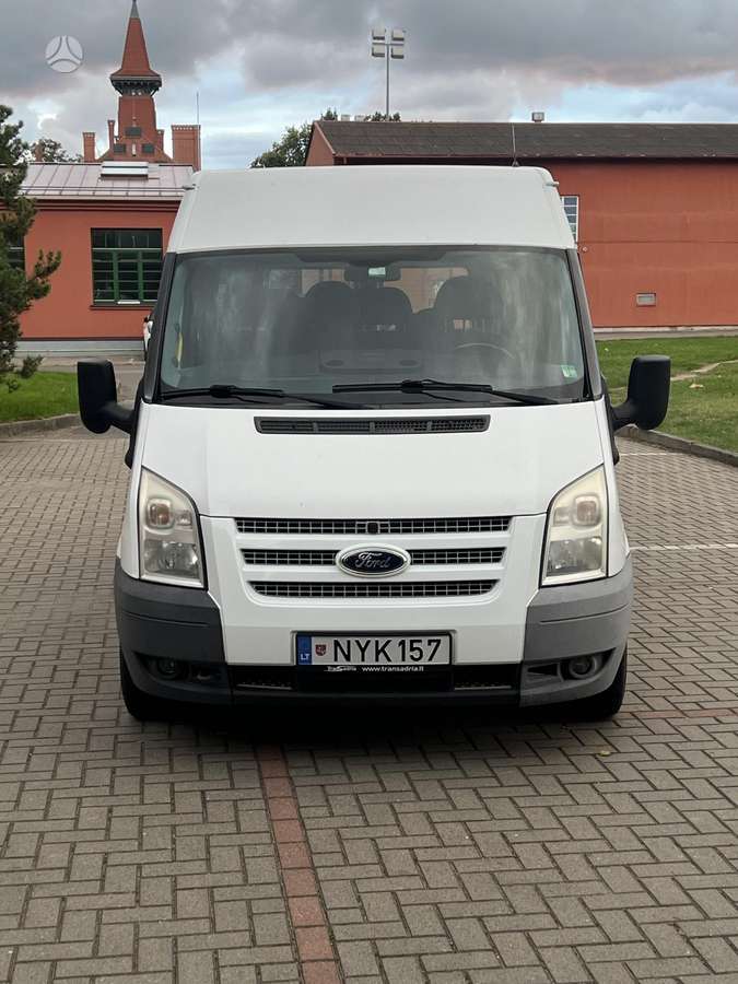 Ford Transit 2013 — вигляд ззаду