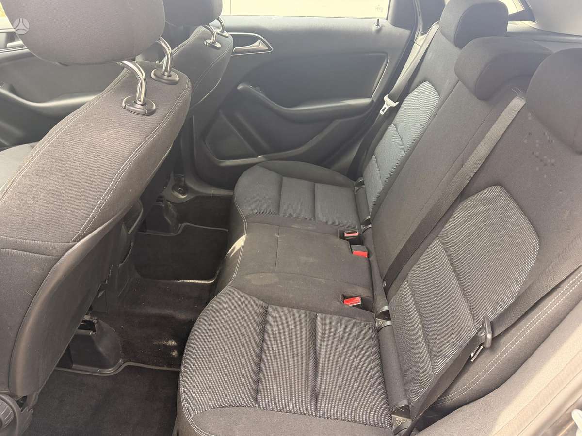 Mercedes-Benz B180 2012 — photo 13