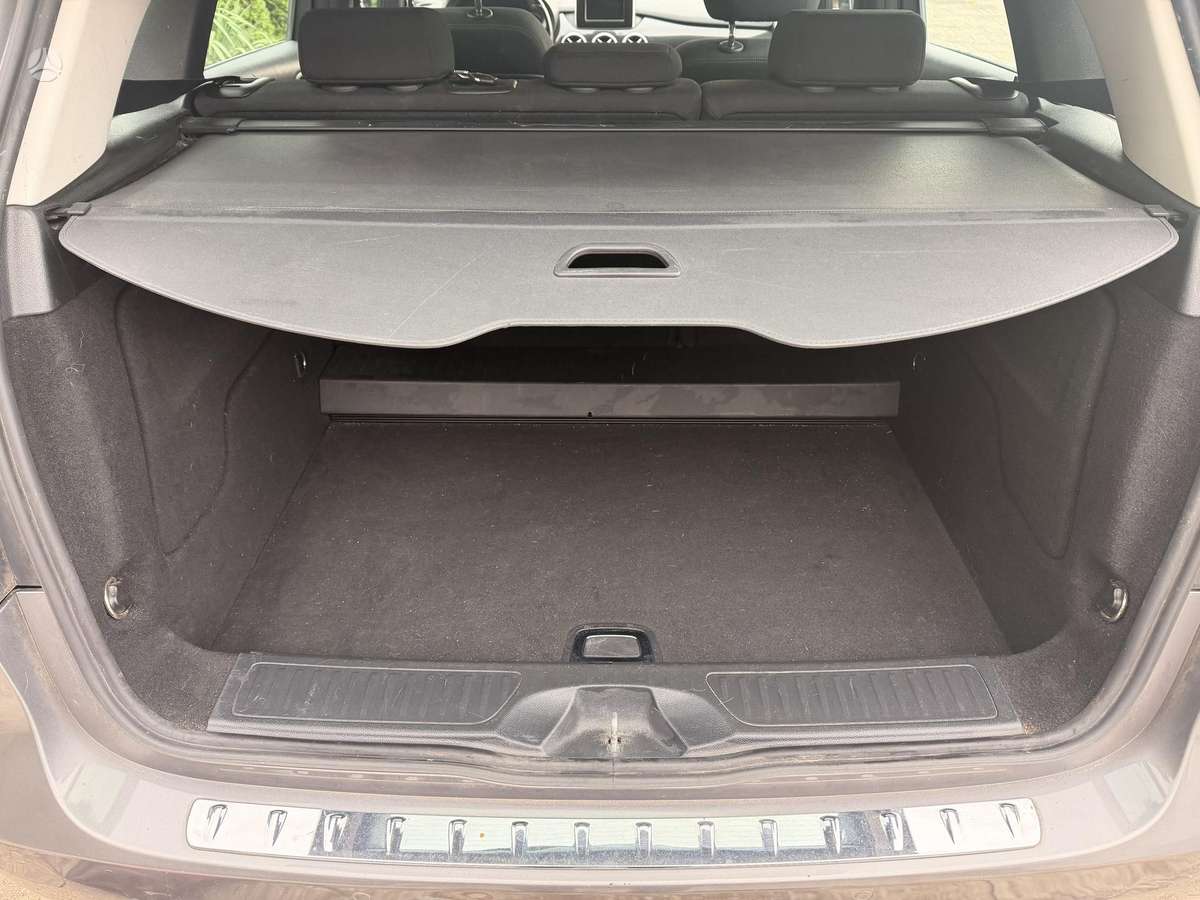 Mercedes-Benz B180 2012 — photo 18