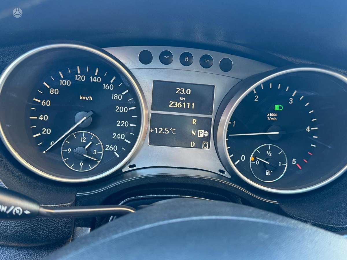 Mercedes-Benz R320 2009 — photo 10