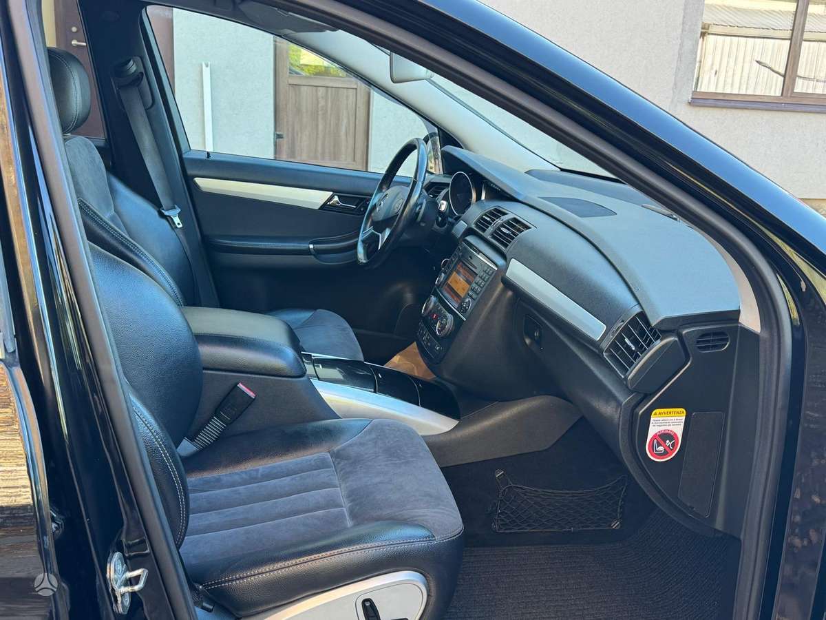 Mercedes-Benz R320 2009 — photo 17