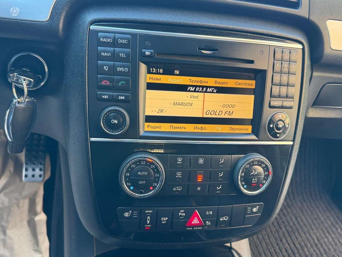 Mercedes-Benz R320 2009 — photo 18