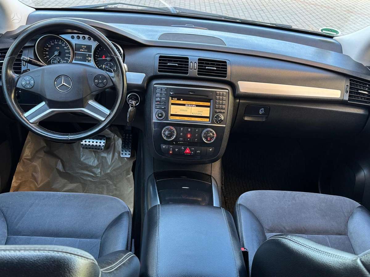 Mercedes-Benz R320 2009 — photo 19