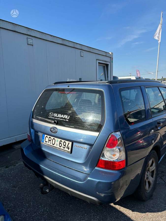Subaru Forester 2007 — rear view