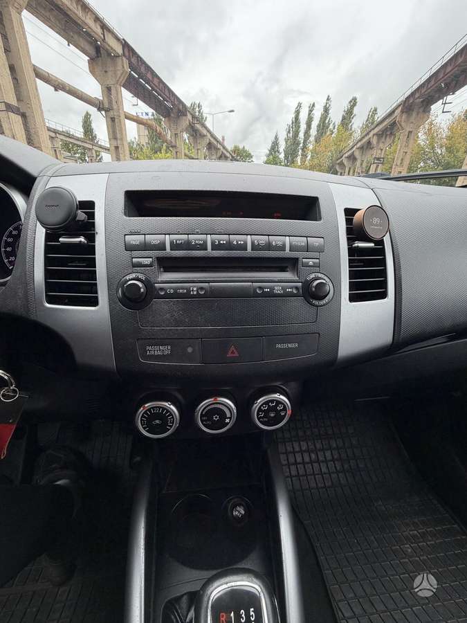 Citroen C-Crosser 2008 — photo 13