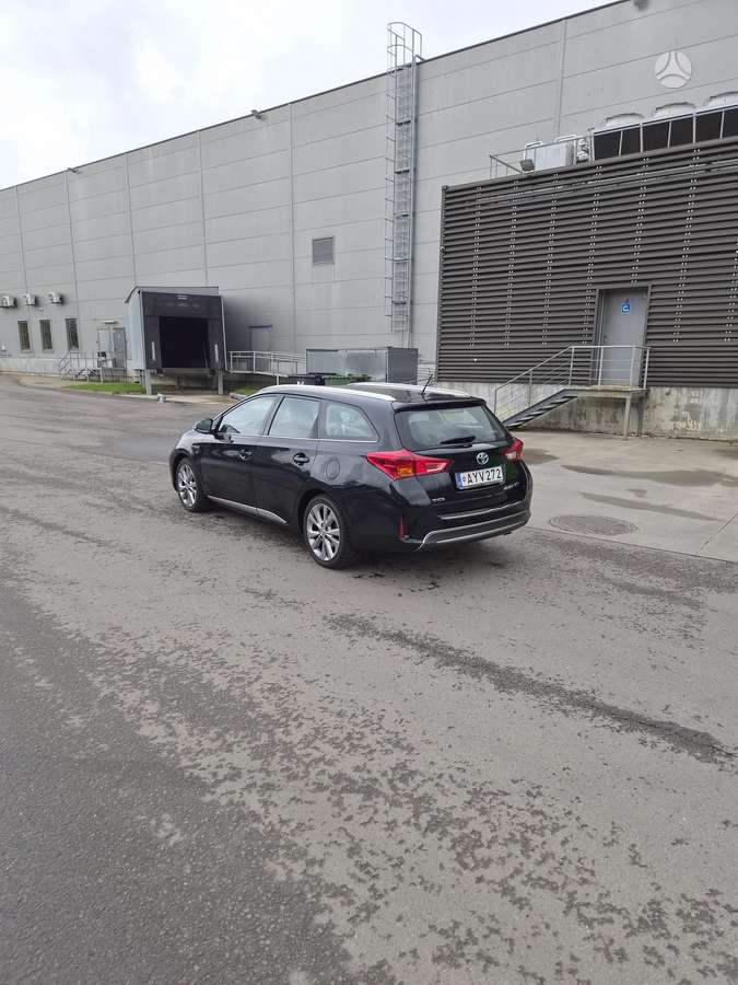 Toyota Auris 2014 — салон
