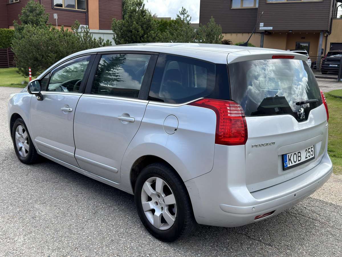 Peugeot 5008 2010 — engine 1600 cm³, 109 HP (80kW)