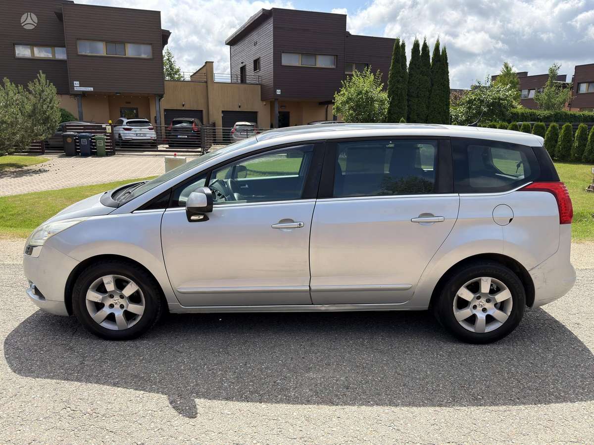 Peugeot 5008 2010 — photo 5