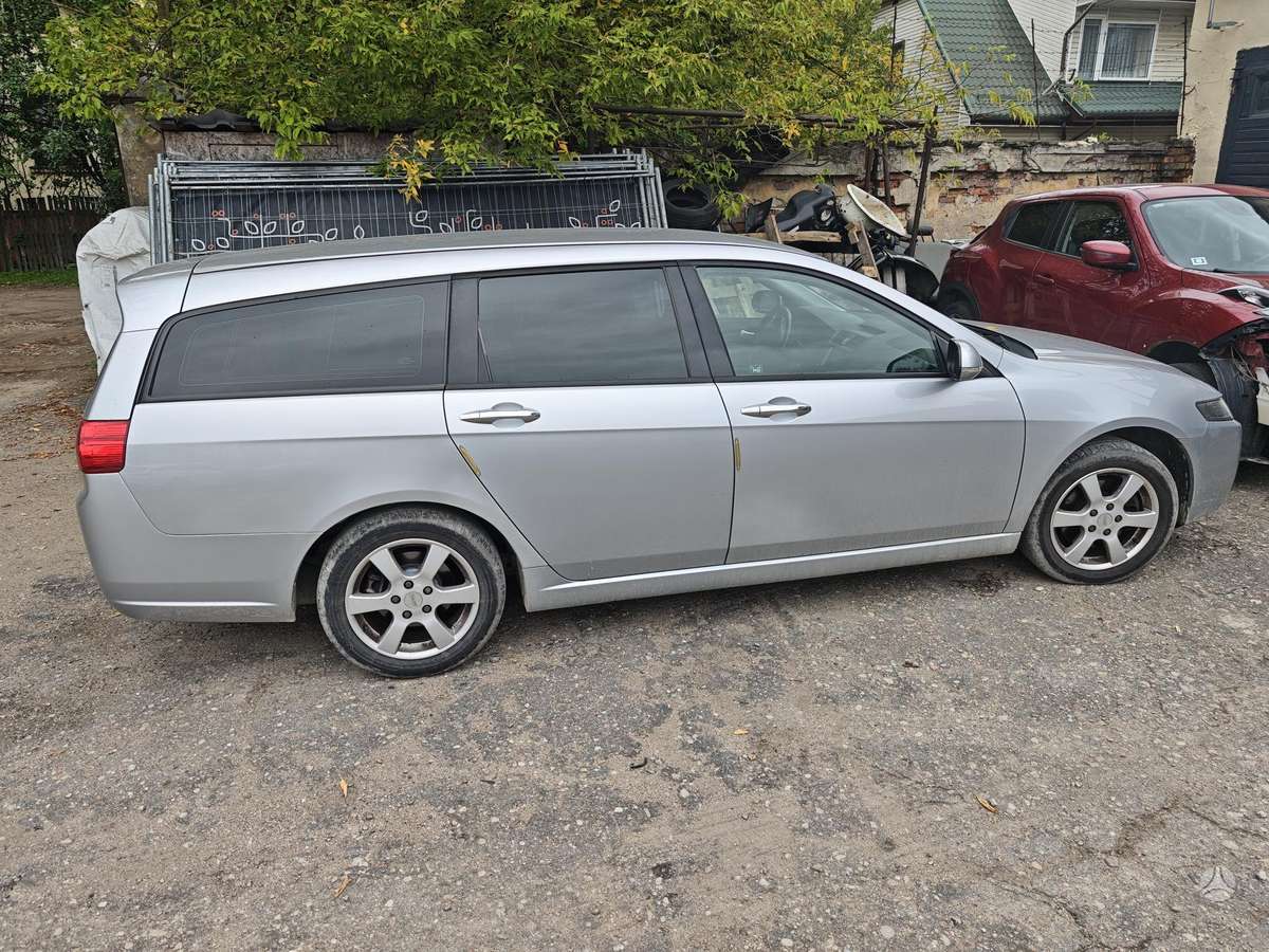 Honda Accord 2005 — вигляд ззаду