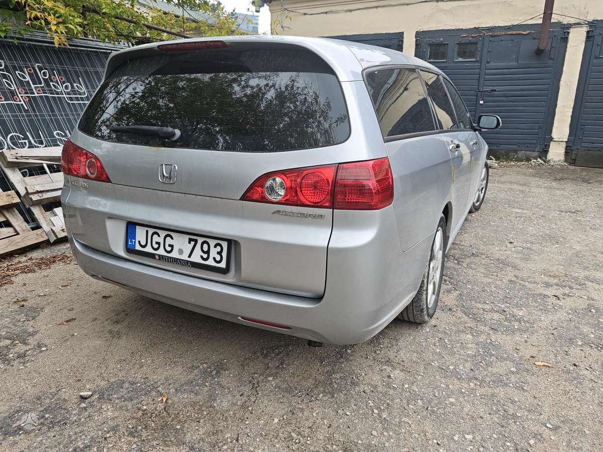 Honda Accord 2005 — салон
