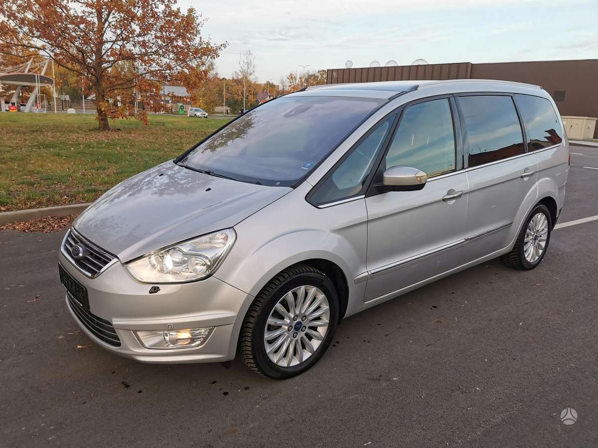 Ford Galaxy 2012 — вигляд ззаду