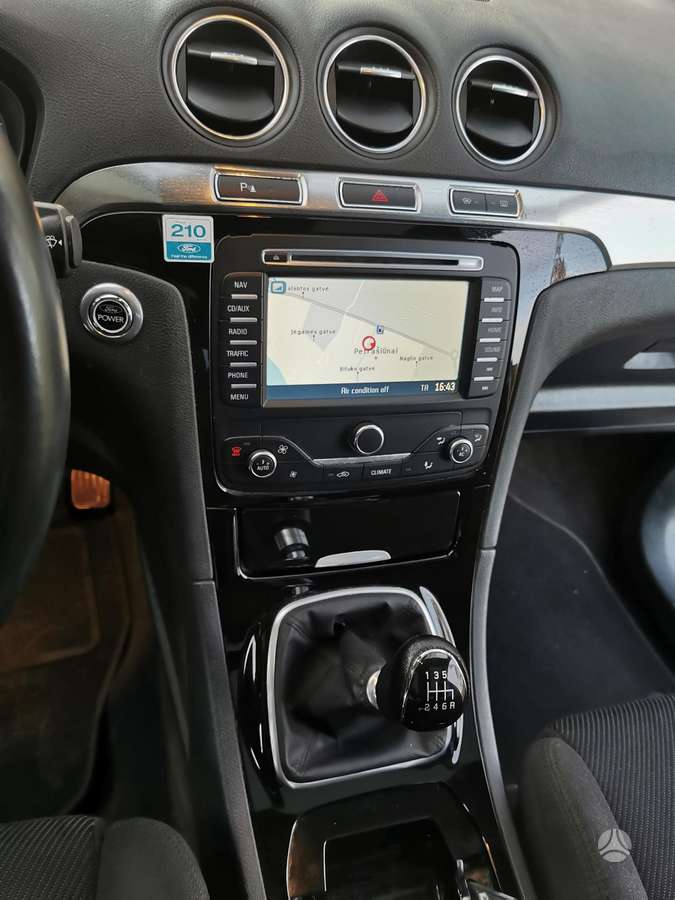 Ford Galaxy 2012 — фото 24