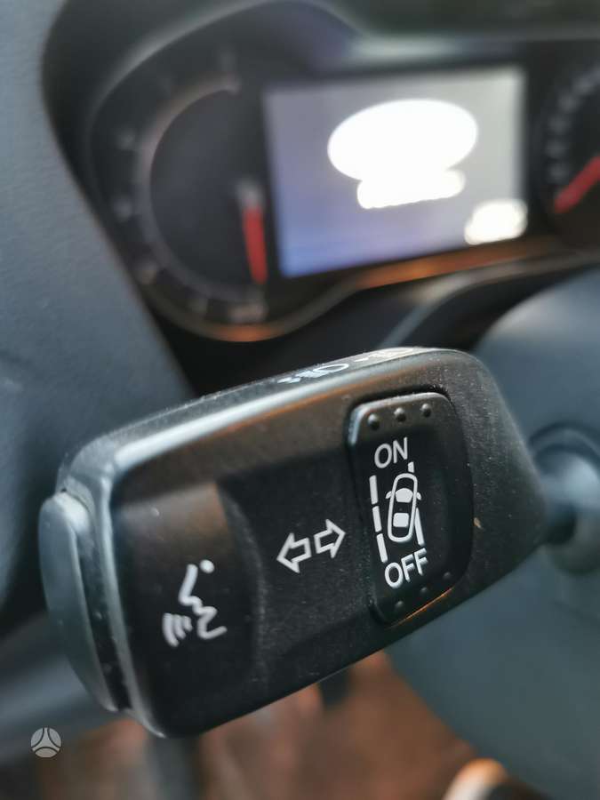 Ford Galaxy 2012 — фото 29