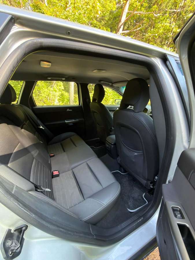 Volvo V50 2006 — rear view