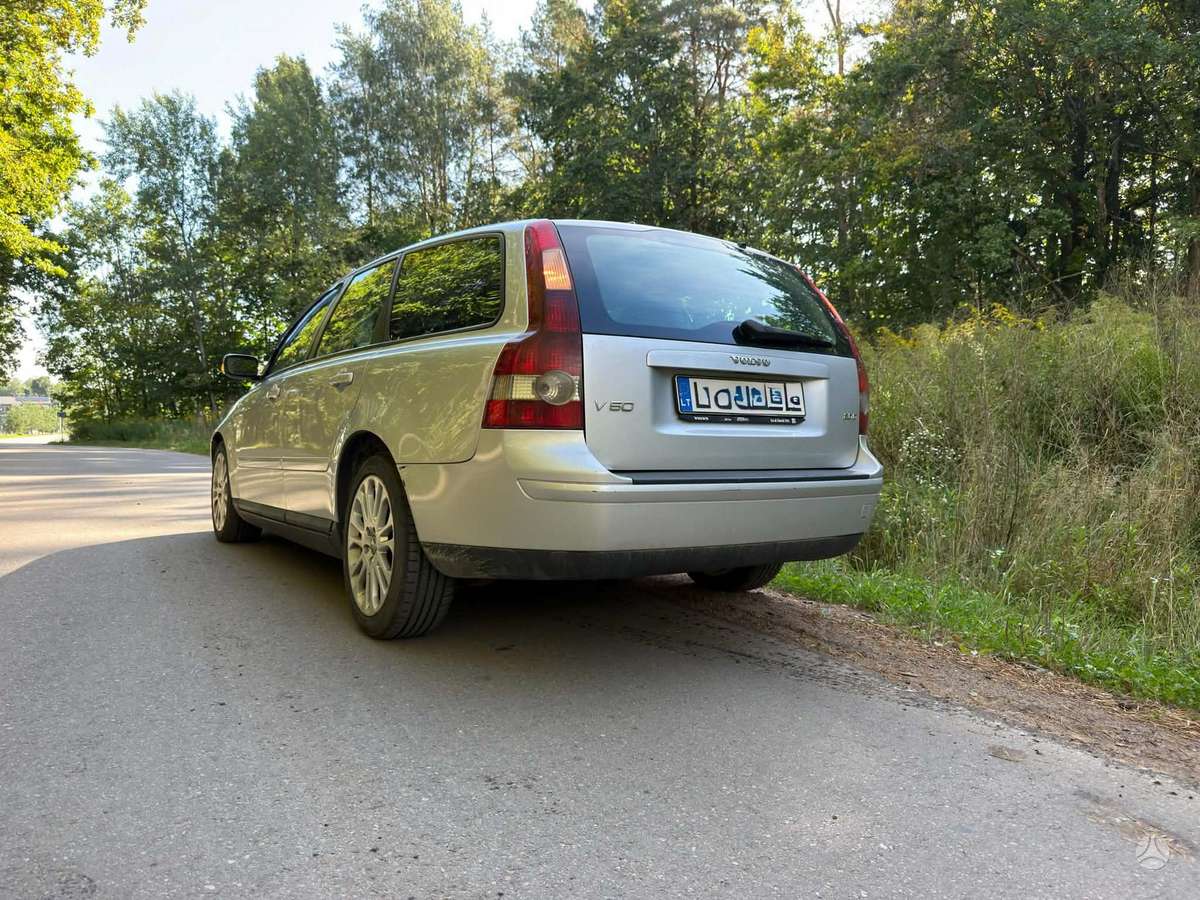 Volvo V50 2006 — photo 7