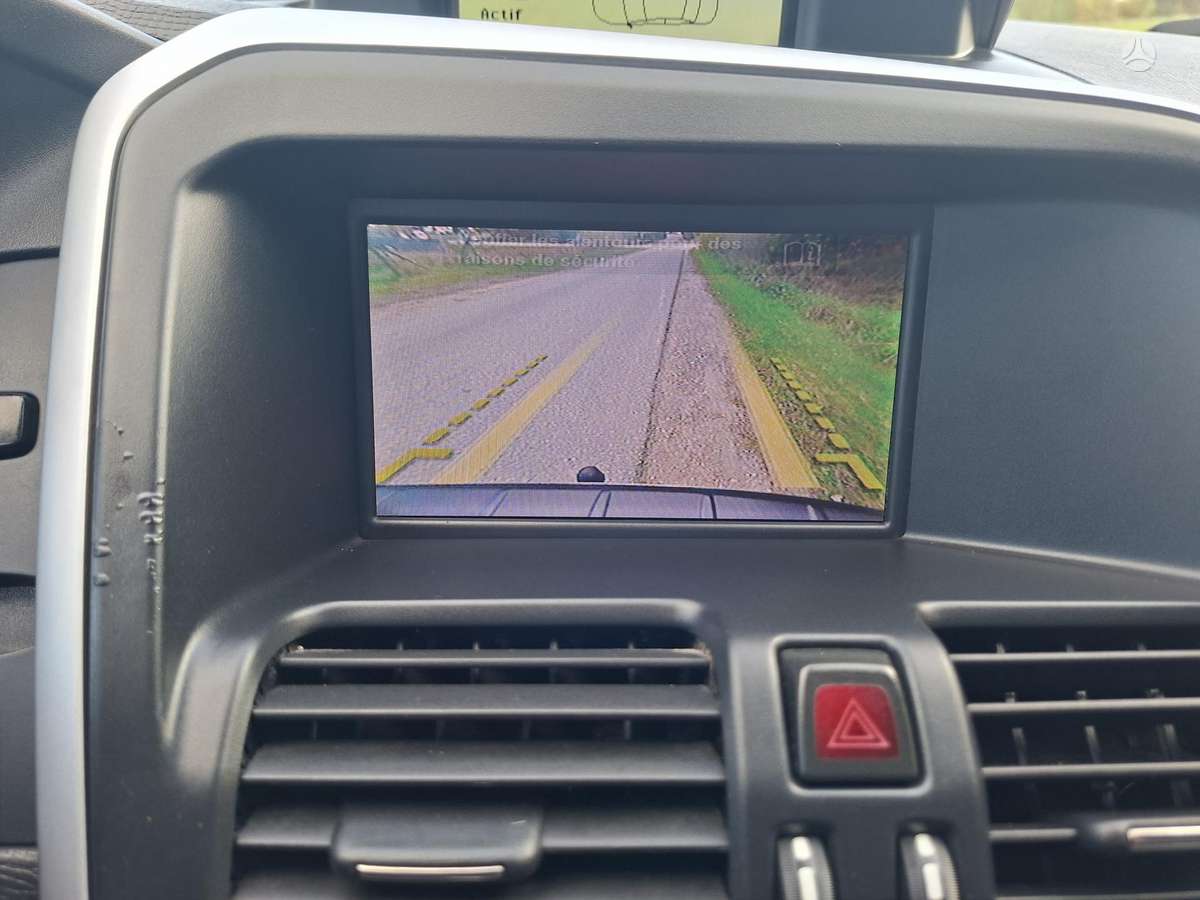 Volvo XC60 2010 — photo 13
