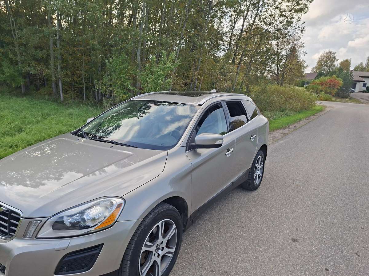 Volvo XC60 2010 — photo 6