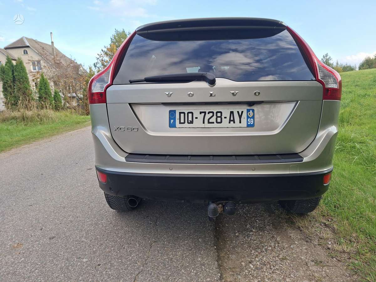 Volvo XC60 2010 — photo 9