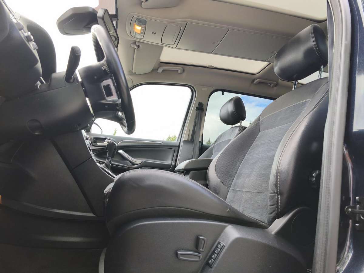 Ford Galaxy 2011 — photo 12