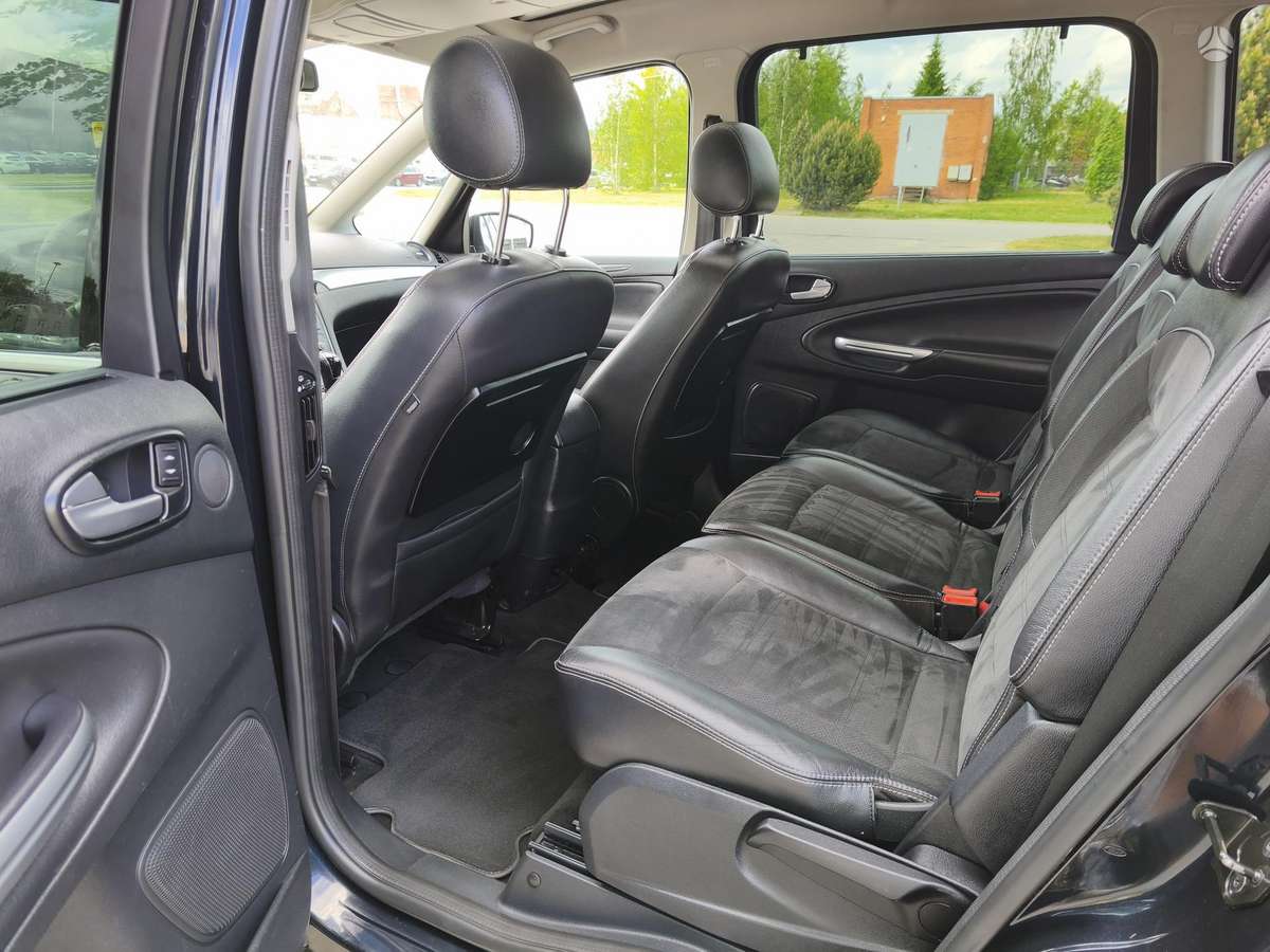 Ford Galaxy 2011 — photo 14