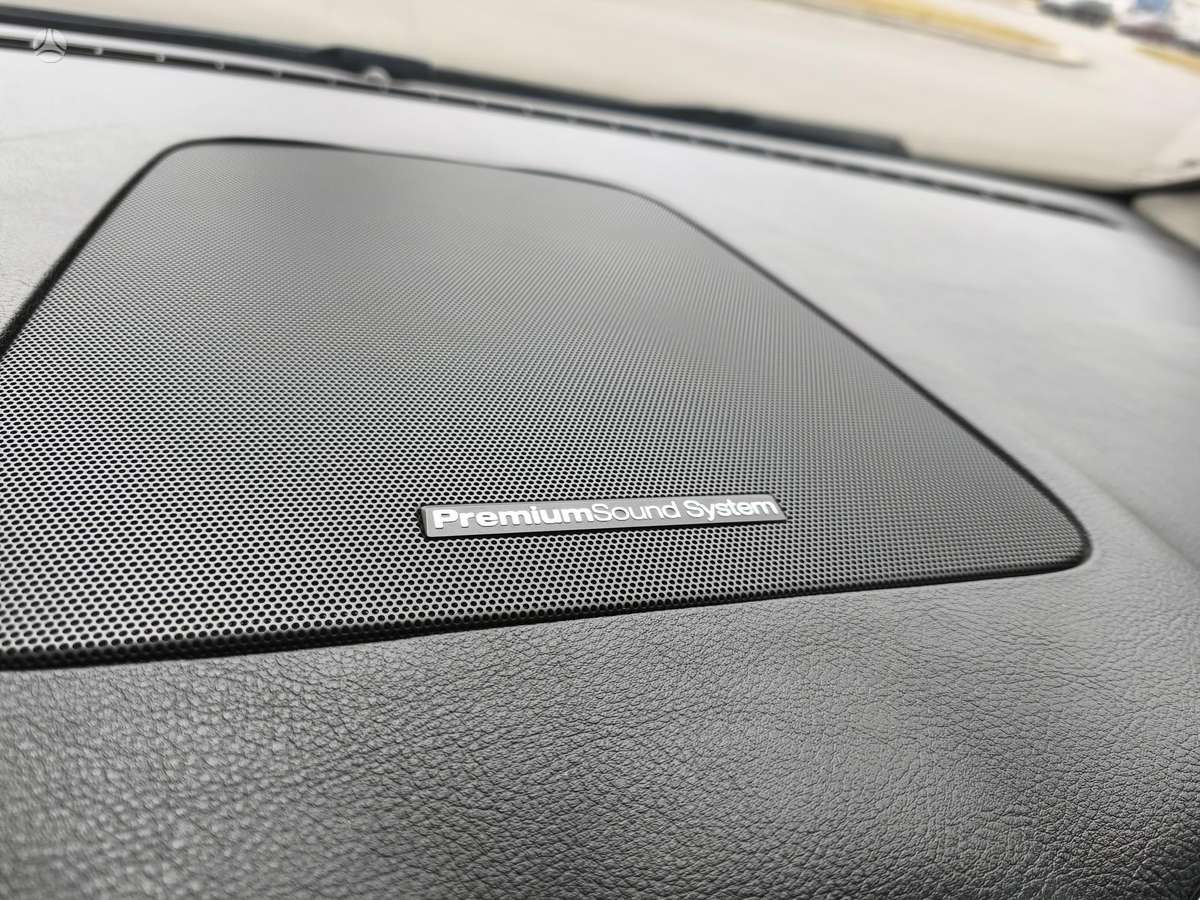 Ford Galaxy 2011 — photo 16